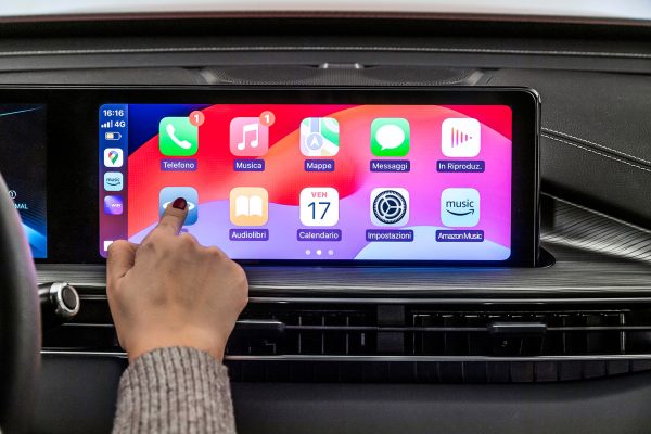 sezione-full-optional-infotainment-immersivo_